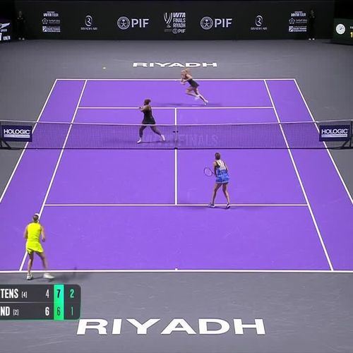 Elise Mertens and Veronika Kudermetova win important point in match tiebreak